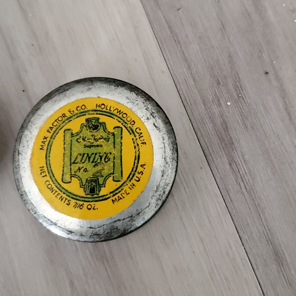 Vintage makeup